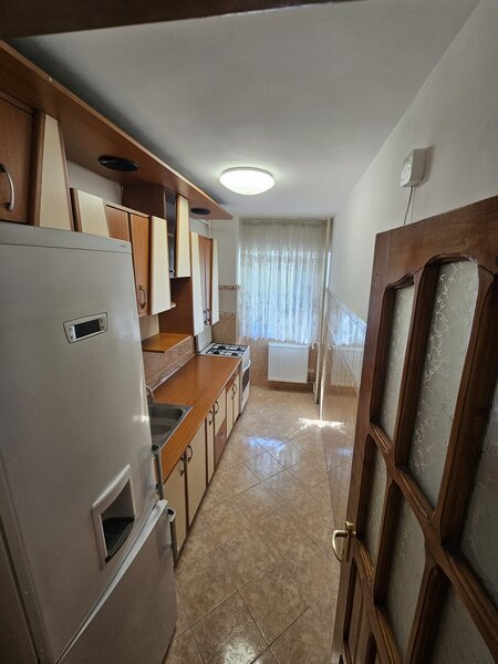 Basarabia, chiar la metrou Costin Georgian, langa Mc Donald's