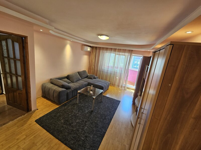 Basarabia, chiar la metrou Costin Georgian, langa Mc Donald's