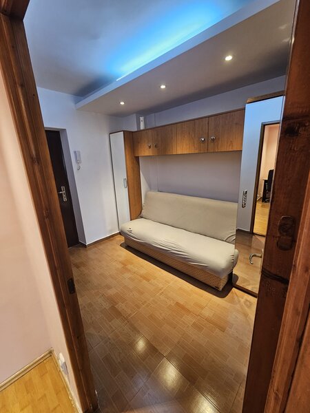 Basarabia, chiar la metrou Costin Georgian, langa Mc Donald's