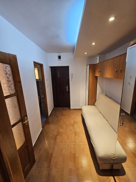 Basarabia, chiar la metrou Costin Georgian, langa Mc Donald's